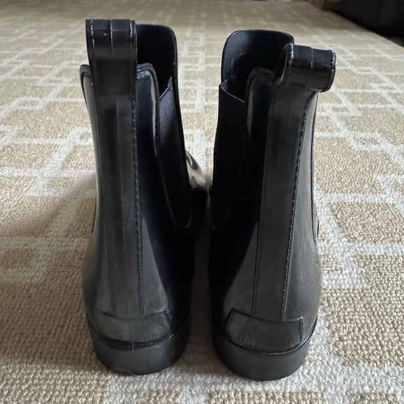 J.Crew Matte Black Chelsea Rain Boots Ankle Pull-On Rubber Booties Size 7 - Picture 9 of 11